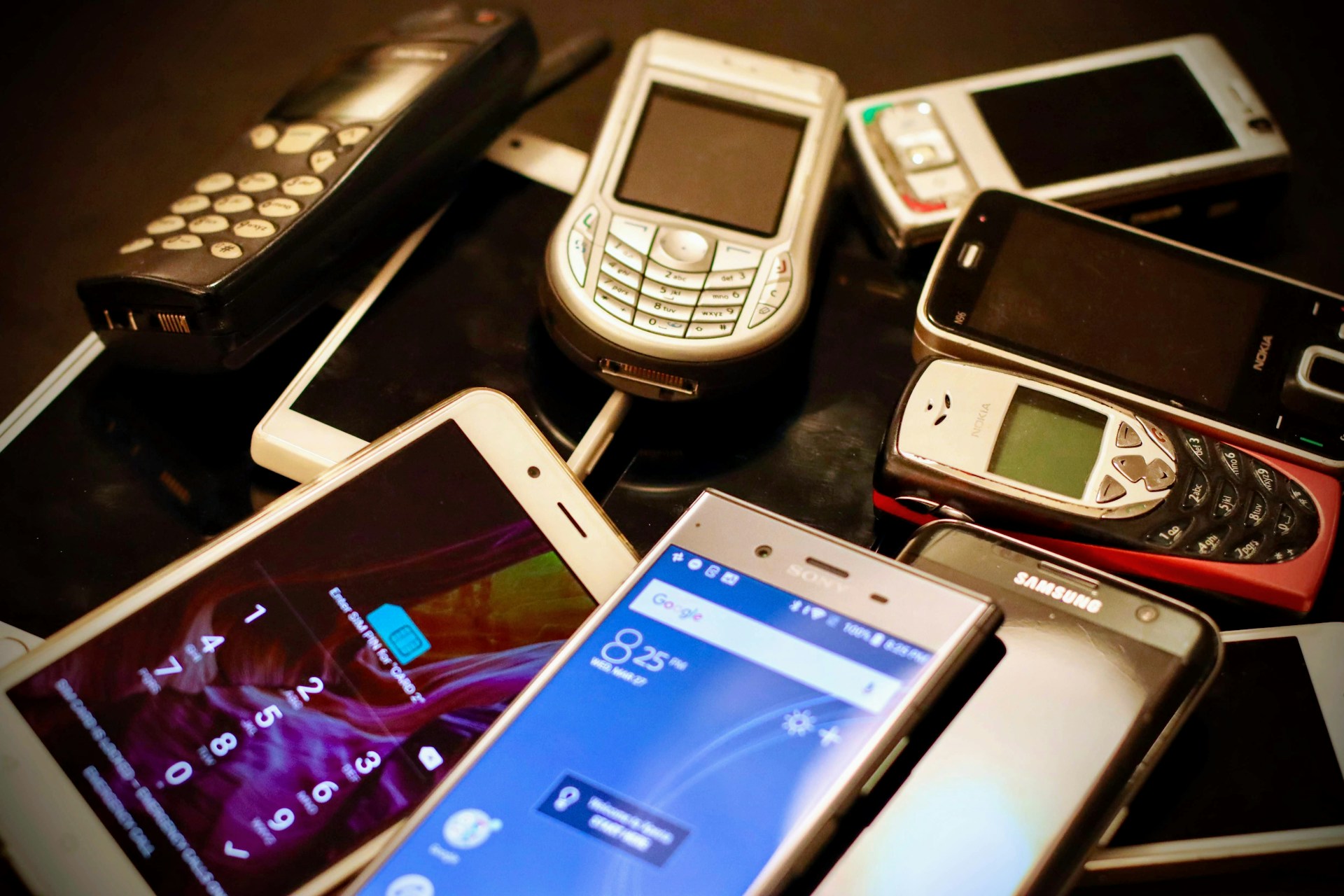 assorted color phone lot